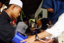 RMI Gelar Pengobatan Gratis Ponpes di Tulungagung