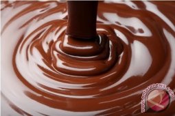 Warga Garut pesta lumuri diri dengan cokelat