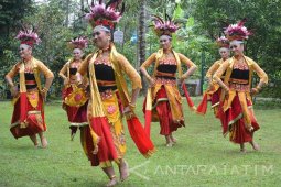 Tari Gebyar Suwar Suwir