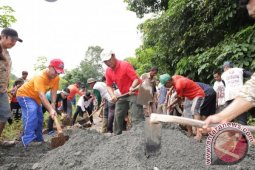 Gubernur Kembali Galakkan Budaya Gotong Royong