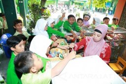 Banyuwangi Galakkan Jajan di Kantin Sehat Sekolah