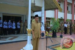 Wahid Copot Satu Pejabat Indisipliner