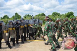 Personel Lanud Supadio Latihan PHH