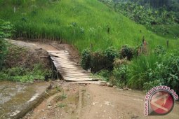 Warga Desa Langkap Butuh Jembatan Baru