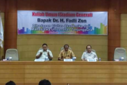 Fadli Zon : Pendidikan Adalah "senjata"