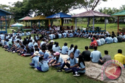 Pelajar Putussibau Ikuti Pembinaan Mental Spiritual