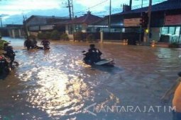 Sejumlah Kawasan di Surabaya Terendam  Banjir