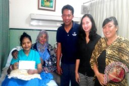 "Blue Bird" Perhatikan Penumpang Melahirkan Di Taksi