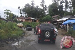 Kerusakan Jalan Nasional Lintas Tengah Sumatera Semakin Parah