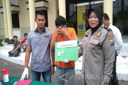 Polisi Gagalkan Peredaran Pil Ekstasi di Surabaya