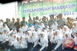 Puluhan Ribu Warga Banjarbaru Bersihkan Sampah