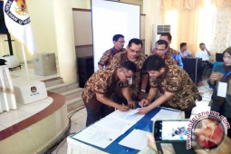 KPU Tetapkan Paslon H.Umar/H.Oki Raih Suara 71,3 Persen