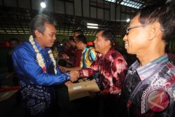 Guru dan Pengawas Terima SK Alih Status Kepegawaian
