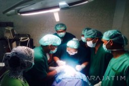 Kagama Gelar Operasi Katarak di Bondowoso