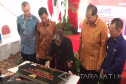 Risma Resmikan Transmart Rungkut Surabaya (Video)