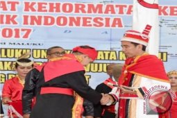 Presiden Jokowi Terima Gelar Adat Kehormatan Maluku