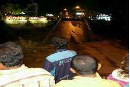Jembatan Penghubung Kediri-Tulungagung Runtuh