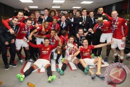 Dua Gol Ibrahimovic Bantu United Juarai Piala Liga