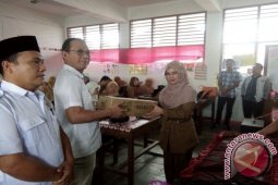 Legislator Sumbang Tambahan Gizi