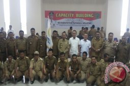 Bupati Tapsel Beri Tugas Tambahan Kepala Desa