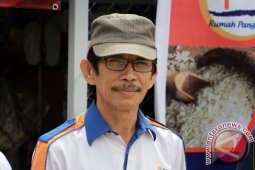 Warga Tunggu Sosialisasi Bantuan Non Tunai