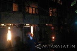 Lima Unit Mobil Dikerahkan Padamkan Kebakaran Ruko