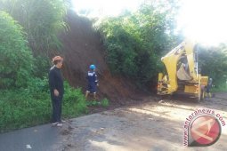 Jalur Kamojang-garut Kembali Normal Setelah Tertimbun Longsor