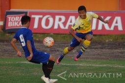 Persegres Kalahkan PMU