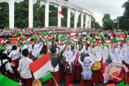 Warga Penuhi Istiqlal Jelang Kedatangan Raja Salman