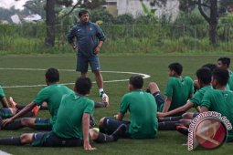Pelatih Indra Sjafri berangkat ke Spanyol