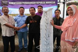 50 UMKM Situbondo Terima Bantuan Tenda dari Kemendag RI