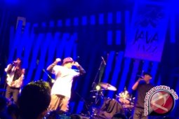 Menikmati Hip Hop Iwa K