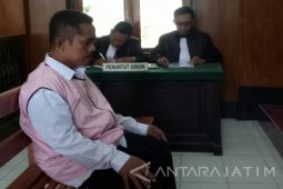 Hakim Vonis Pemalsu Cukai 30 Bulan Penjara