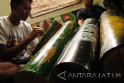 Komunitas Perupa Tulungagung Kembangkan Seni Bambu Lukis