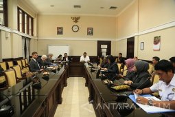 Surabaya Matangkan Kerja Sama Dengan Liverpool Inggris
