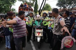 Mau Ribut Terus Atas Penegakan Hukum?