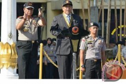 Polda Jabar Memberikan Honorary Police Kepada Deddy Mizwar