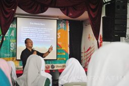 Seminar Bijak Merespon Berita