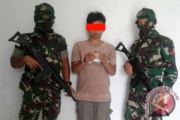 Satgas Pamtas RI-Malaysia Bekuk Pengedar Sabu-sabu