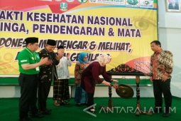 Menkes Ajak Santri Peduli Kesehatan Telinga