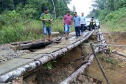 Legislator : Pemkab Mesti Segera Bangun Jembatan Darurat