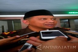 Kejari Jember Menahan Tersangka Korupsi Dana Sepak Bola
