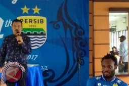 Essien Latihan Perdana Bersama Persib 27 Maret