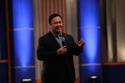 Ary Ginanjar Terima Penghargaan dari STPNHI Bandung