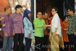 Banyuwangi Terima Penghargaan Pengelolaan Keuangan Terbaik Kemenkeu