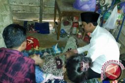 Bupati Kunjungi Nenek Rusmiati