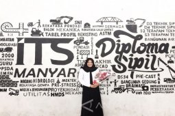 221 Wisudawan ITS Raih Predikat "Cumlaude"