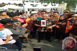 Pemprov Jabar Bagikan 4.000 Gelas Kopi Gratis
