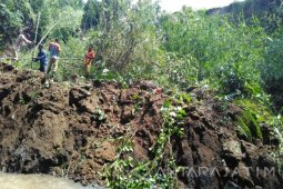 BPBD Bondowoso: Warga Tertimpa Longsor Selamat