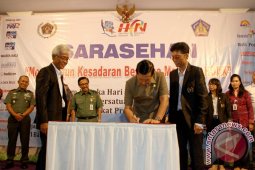 Gubernur Bali - PWI Teken Deklarasi Anti-Hoax